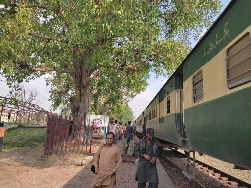 Allama iqbal train from pasrur to karachi